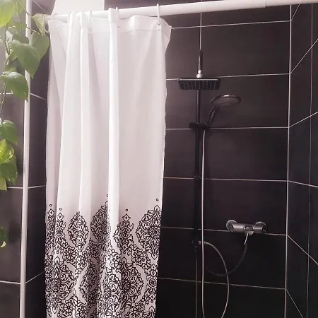 CHOCO Bed, Chambre et salle de bain privée dans appartement partagé Séjour chez l'habitant