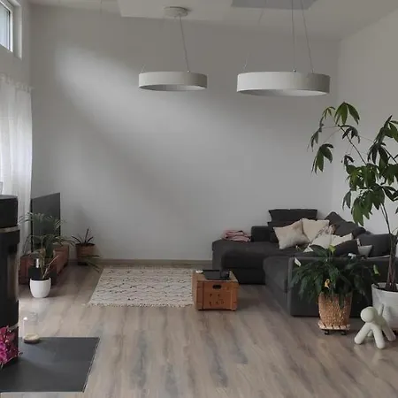 CHOCO Bed, Chambre et salle de bain privée dans appartement partagé * Courtelary